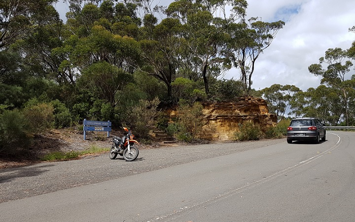 Coche y carretera en las Blue Mountains