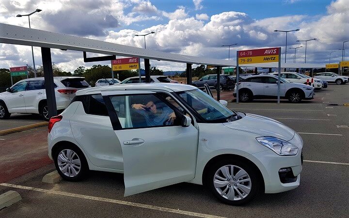 Coche alquilado aeropuerto de Perth