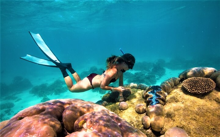 Chica en Arrecife de Ningaloo